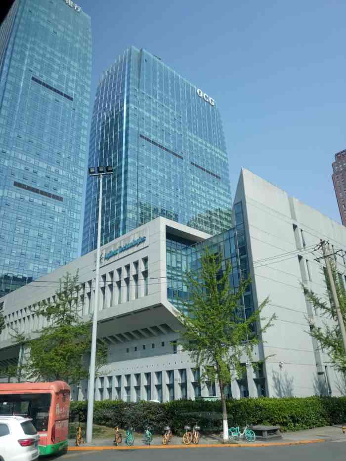易上·ocg国际中心-b座-"ocg国际中心其中一座,挺高大