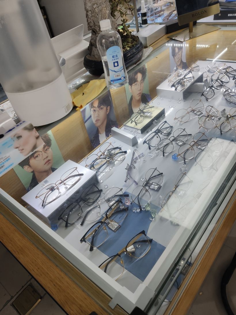 验光专业,样式丰富的亲民眼镜店