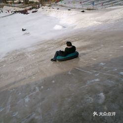 盘锦疙瘩楼冰雪欢乐湖