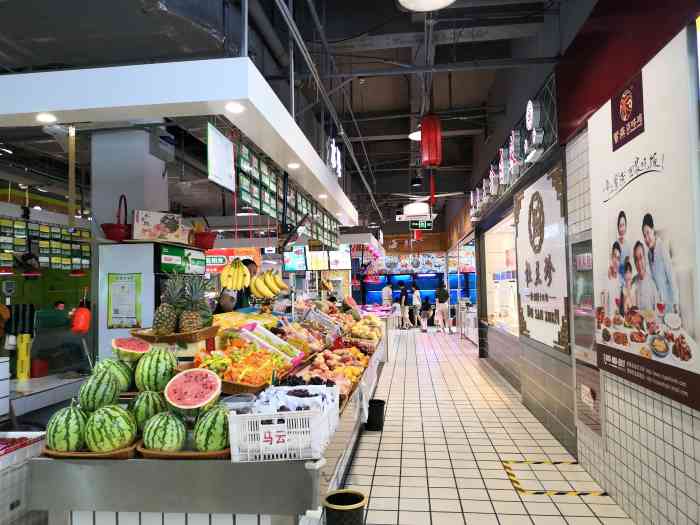 邻里生鲜(翰林邻里中心店"烤鸭很不错,买了半只36,要了带鸭头的那.