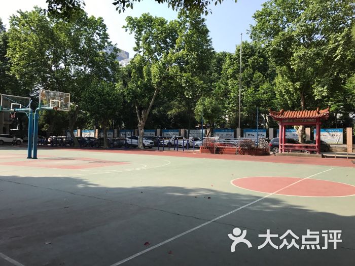 解放中学操场图片 第2张