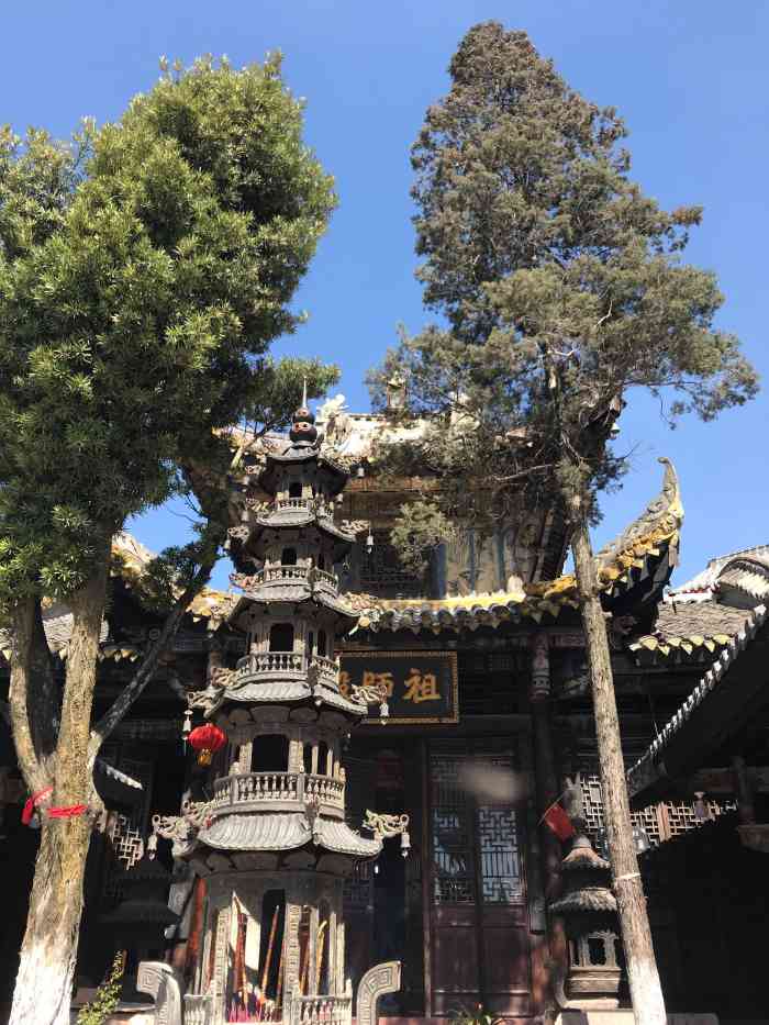 西禅寺-"西禅寺位于四川省凉山彝族自治州西昌市礼州.