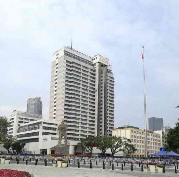 广州宾馆-"就在地铁2号线海珠广场站e出口出来左边就.