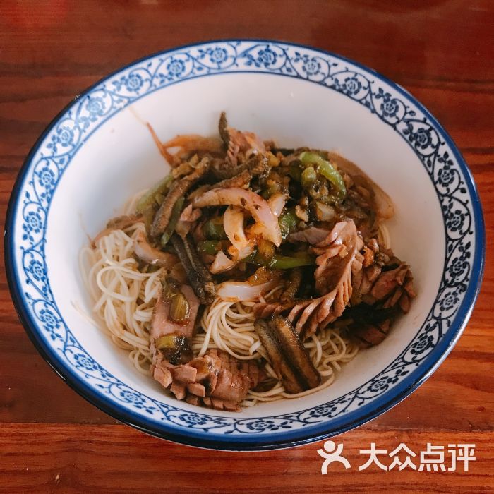 鳝丝腰花咸菜干挑面
