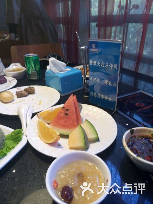 皇冠海鲜火锅自助晚餐_339海鲜自助火锅图片_海鲜火锅自助