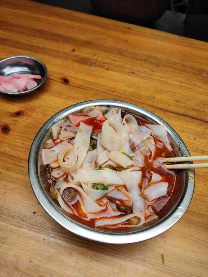 遵义米皮"学校附近的美食总是自带流量这家遵义米皮.