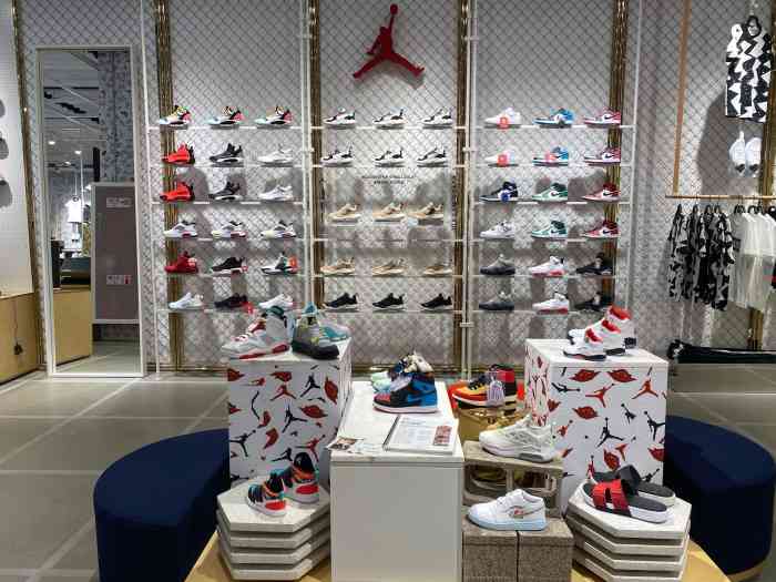 nikekickslounge湖滨银泰in77店