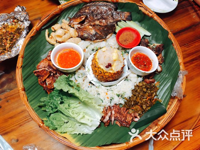 傣楼园地道傣味餐厅小家庭手抓饭图片 - 第1张