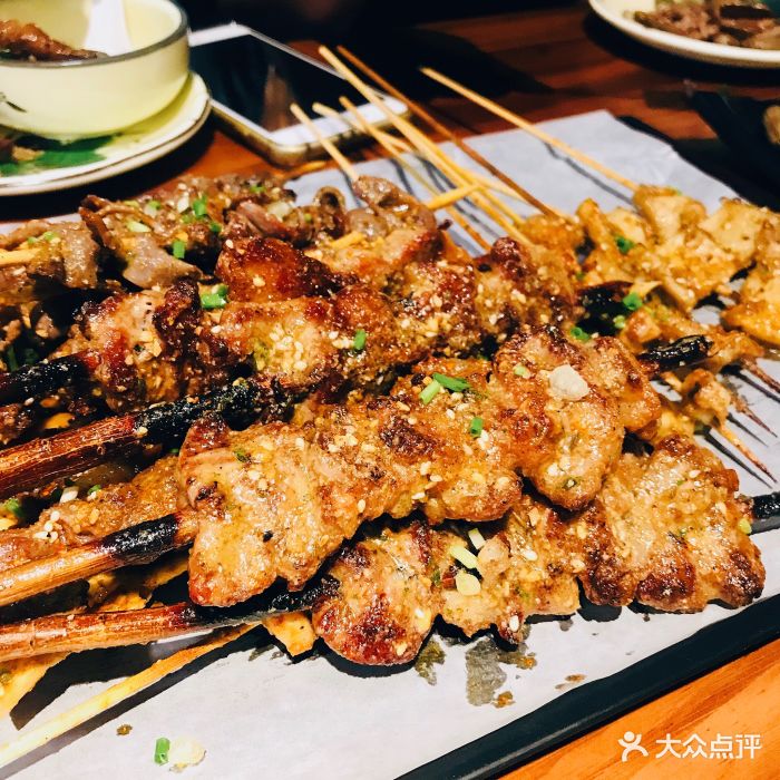 小胖东北烧烤红柳羊肉串图片 - 第3张