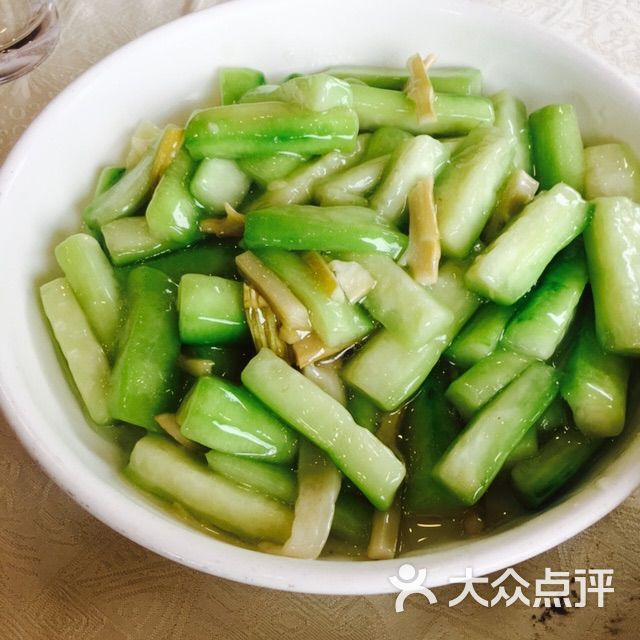 下午到杭州西湖遛了一圈、来到楼外楼吃饭、