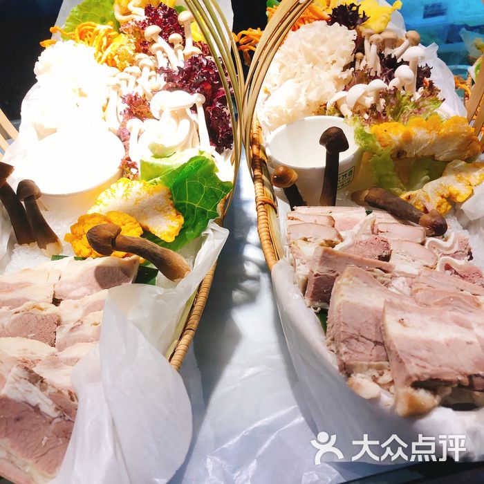 炉火传奇鲜菌牛腩火锅