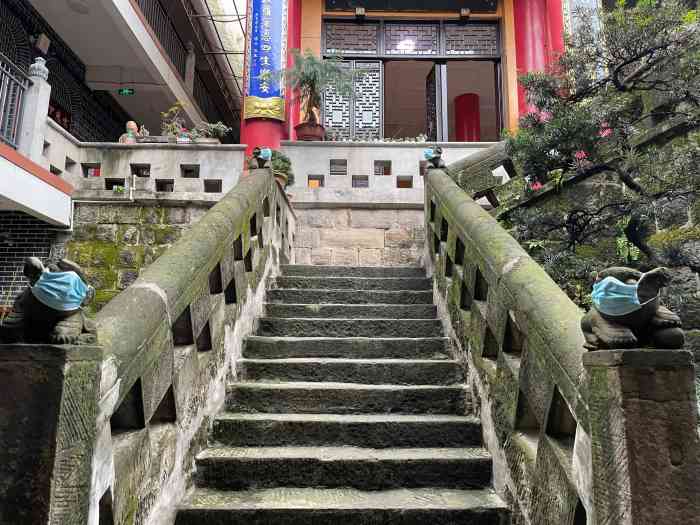 南岸慈云寺-"路线:6号线上新街2号出口,可以沿着对面.
