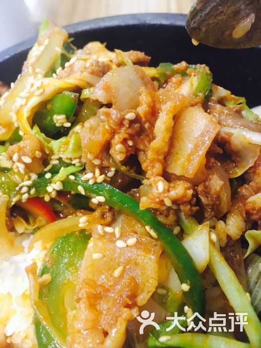 五花肉拌饭