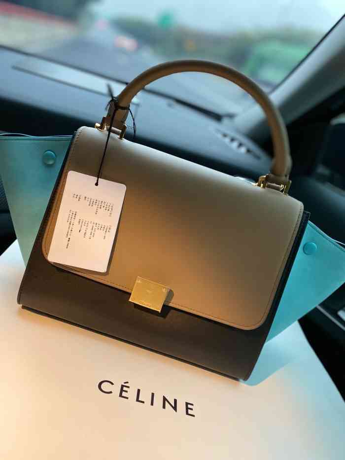 celine佛罗伦萨小镇奥莱店