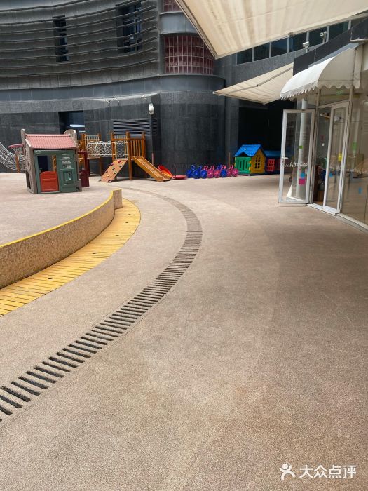威廉和玛丽幼儿园图片