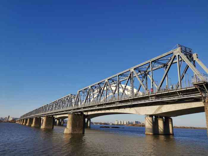 滨州铁路桥-"哈尔滨网红的松花江铁路大桥真的非常好