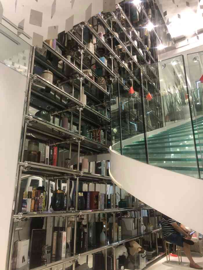 3号仓库(鹿城店)-"[糖果]之前来葡萄棚这边的龙幕看的
