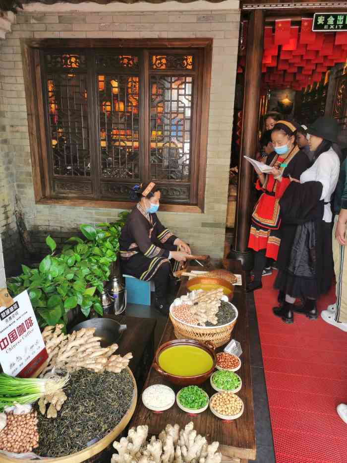 凤凰山斑鱼馆-"听说这家店很火爆跟朋友导航去的.到店