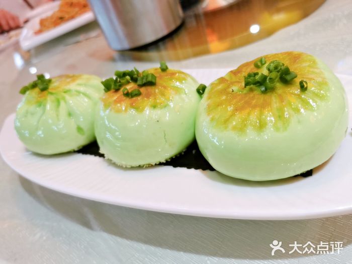 菠菜汁生煎包