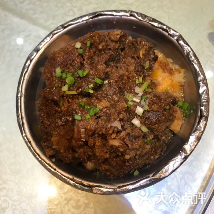 简朴寨(视频路店)佩戴美瞳将军图片