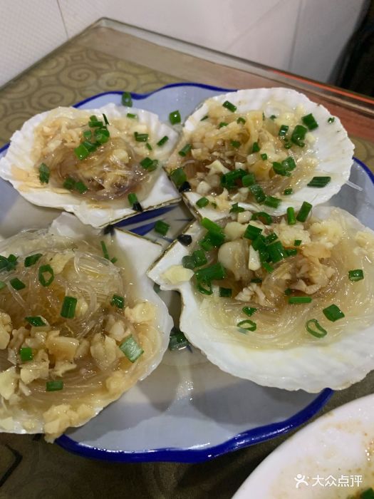 温州风味美食蒜蓉粉丝蒸扇贝图片