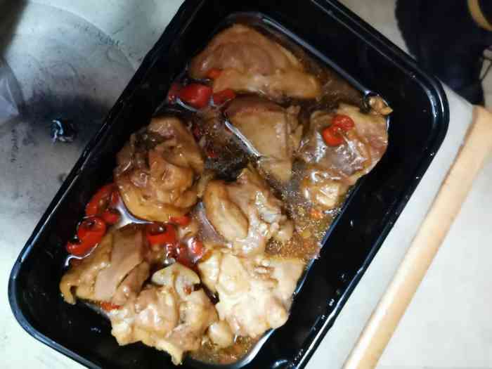 打分 打包了个大份黄焖鸡米饭,量小的吃两口就没了,醉了,怀疑是不是