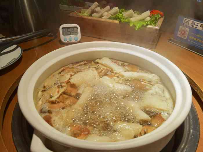 菌彩野生菌火锅(万达广场店)-"[薄荷]环境:在点评上搜