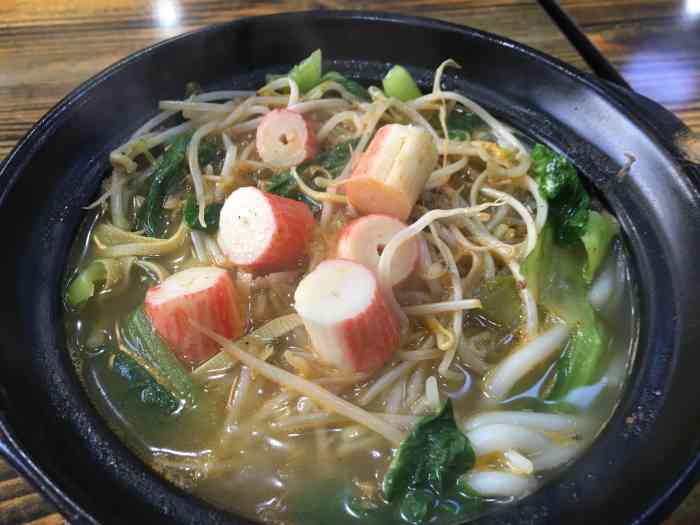 味道也挺好的!点的蟹棒米线,微辣!满满一砂锅,吃得饱!