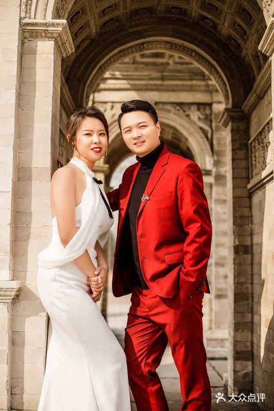 从16年11月开始关注婚纱照,身边有好多朋友.