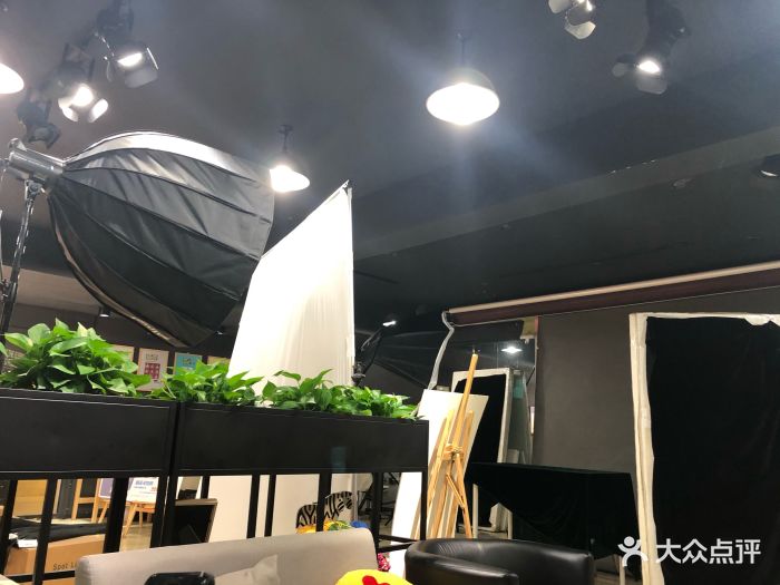 之前在1024拍了个结婚证登记照,不满意,这.-