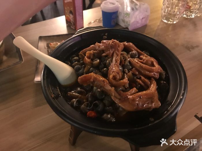 田螺鸭爪爆煲