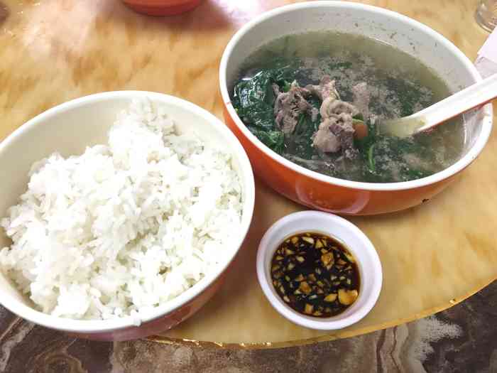 吴猪杂汤饭隆江猪脚饭(宝岗店"一家湛江人开的猪杂河粉小店,毕竟我