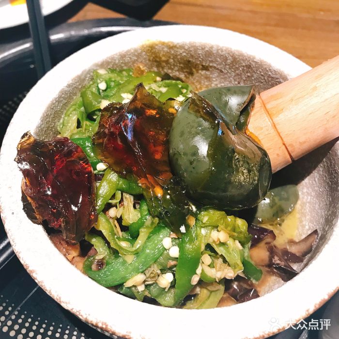 炊烟时代小炒黄牛肉(五一华府店)擂辣椒皮蛋拌茄子图片 - 第1788张