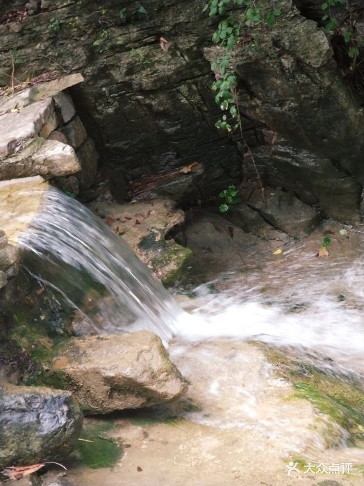 黄金谷瀑布群风景区图片