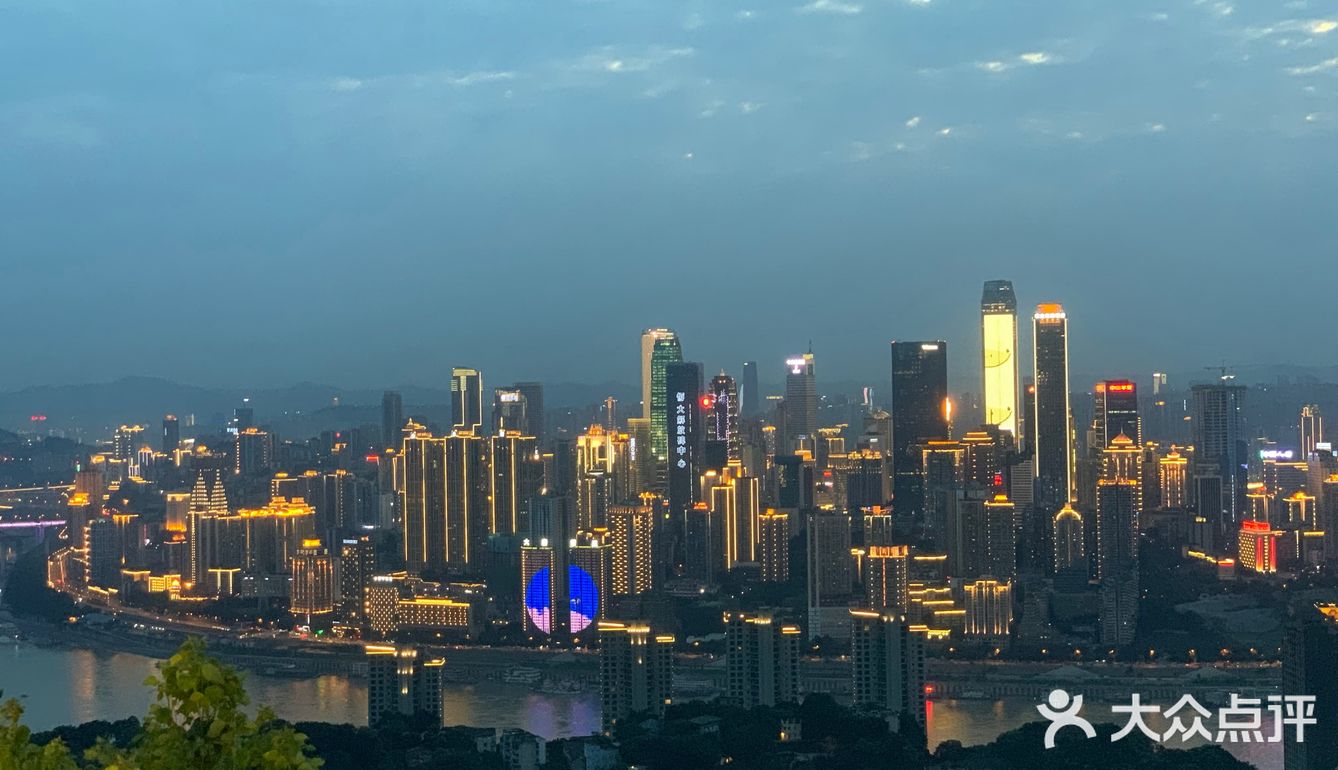 重庆南山一棵树观景台值得一去,夜览山城夜景真的很美