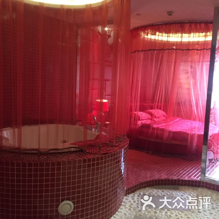 万爱情侣主题酒店(耍都店)内景图片 - 第3张