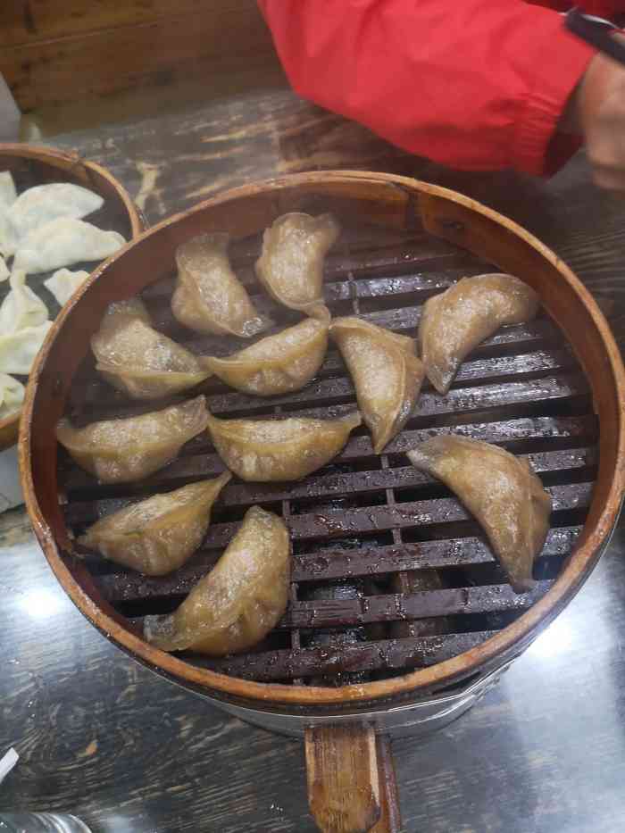 信丰罗记蒸饺店"萝卜饺～算得上是一种独特的传统小吃,每.