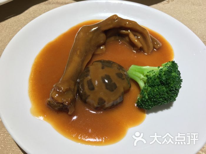 鲍汁扣鹅掌百灵菇