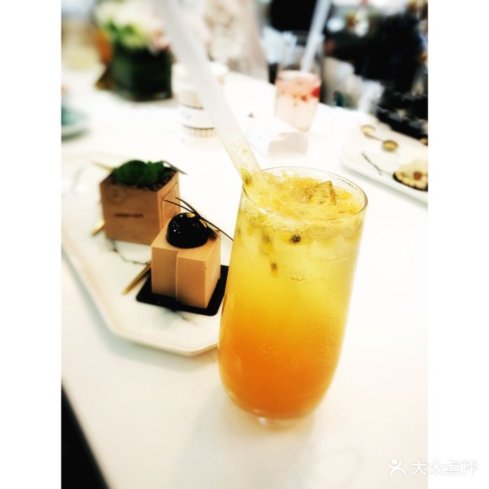 蜜桃百香果