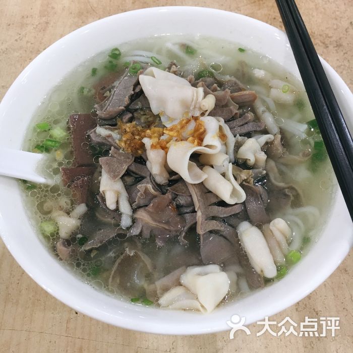 鸭杂粿条汤