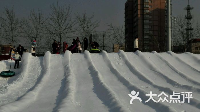 五棵松动乐冰雪嘉年华嬉雪乐园图片 - 第3张