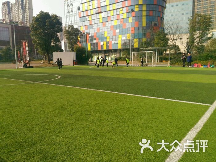 世茂运河城广场足球场-图片-苏州运动健身-大众点评网