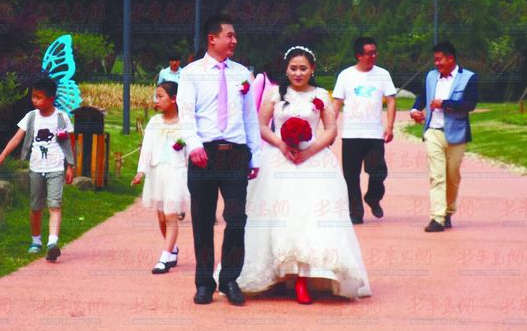 深圳一贵妇自己女儿结婚居然陪嫁两百万-大众