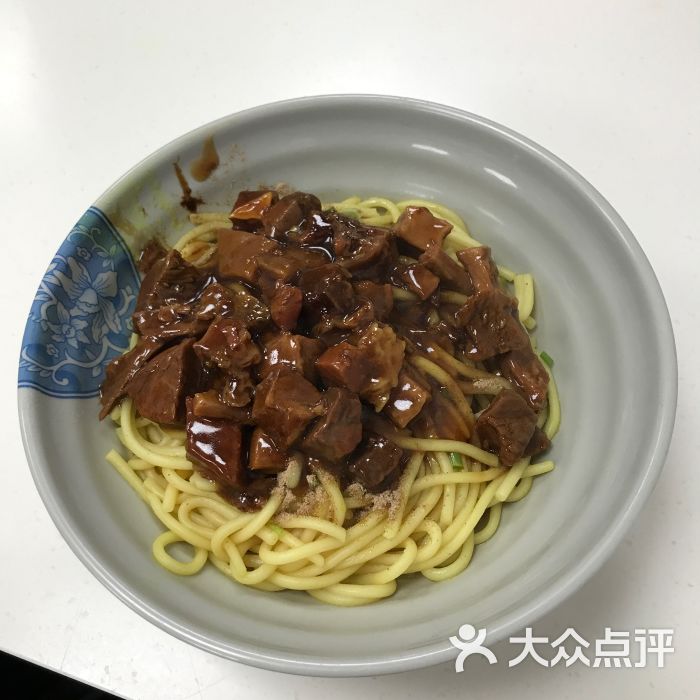 红烧牛肉拌面