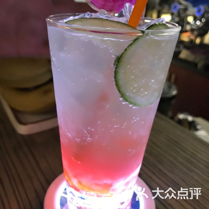 草莓益生菌饮品