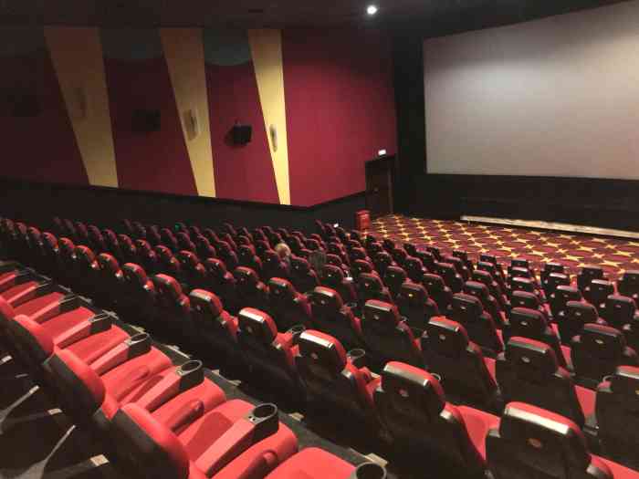 amg海上明珠影城(上海环球港realdcinema店"带女儿来看熊出没的