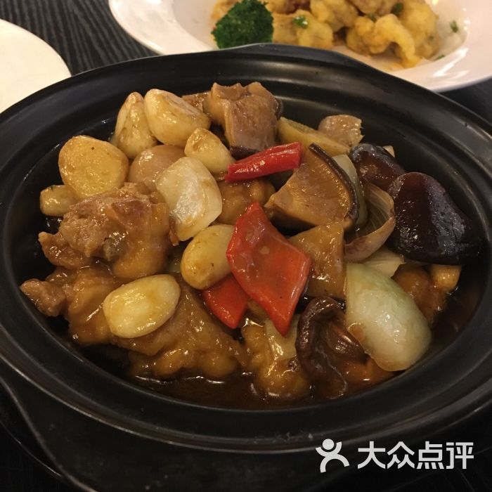香菇滑鸡煲