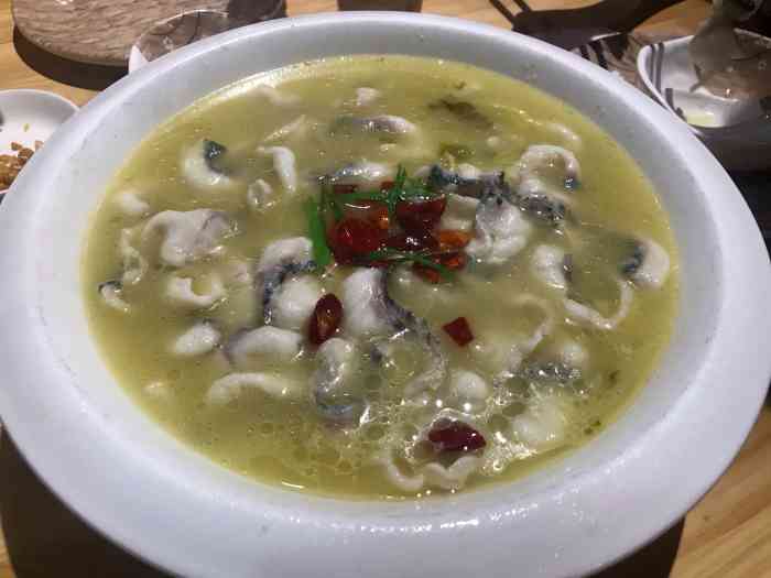 臻鱼坊(胜丰店"赶在10月最后一天体验大众点评的霸王餐.