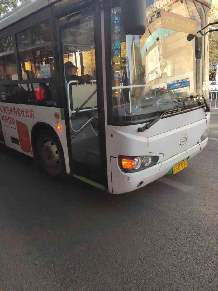 公交车-"问酒店大堂怎么能去常熟市区,大堂说附近可."-大众点评移动版