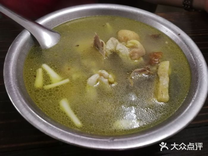海鲜汤与金针牛-沙姜鸡汤图片-湛江美食-大众点评网